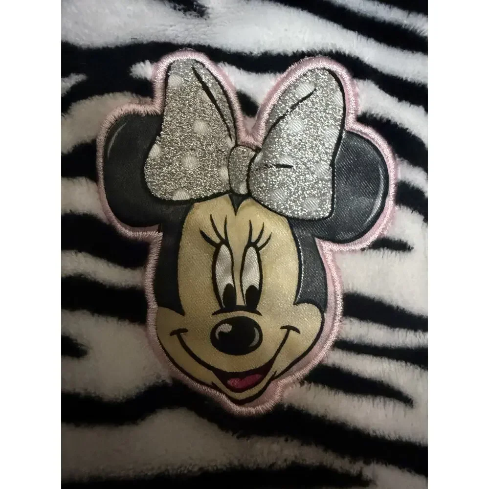 Black & White disney minnie